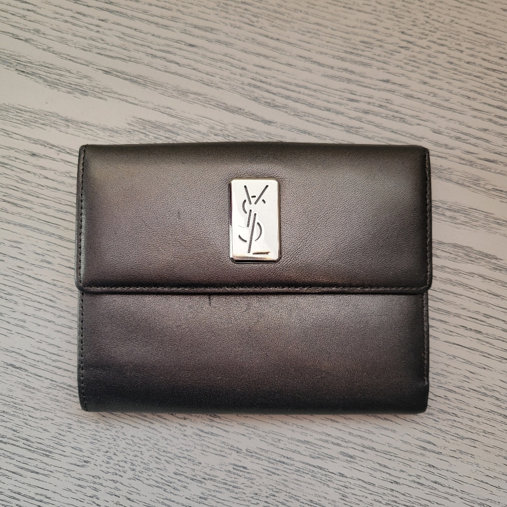 Yves Saint Laurent YSL Logo Plate Bi-Fold Wallet Leather Pewter Silver Hardware